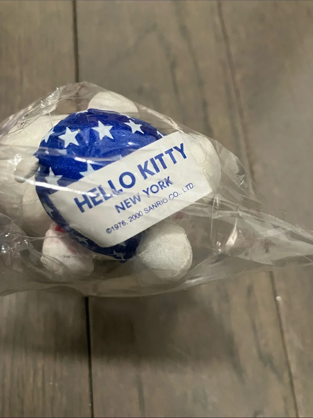 NWT Y2K Vintage 2000 Hello Kitty New York Stuffed Keychain